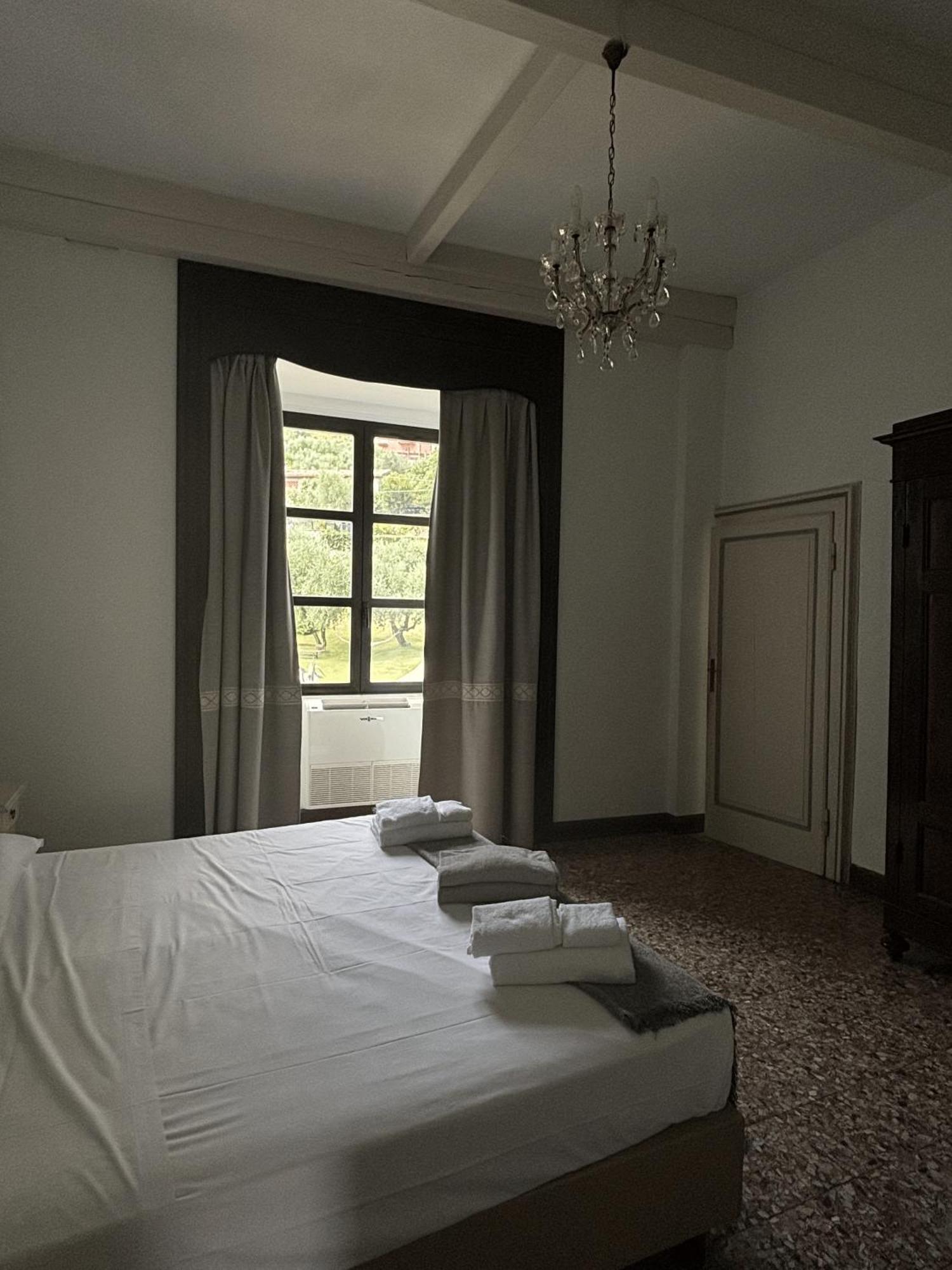 Castello Oldofredi Aparthotel Monte Isola Exterior photo