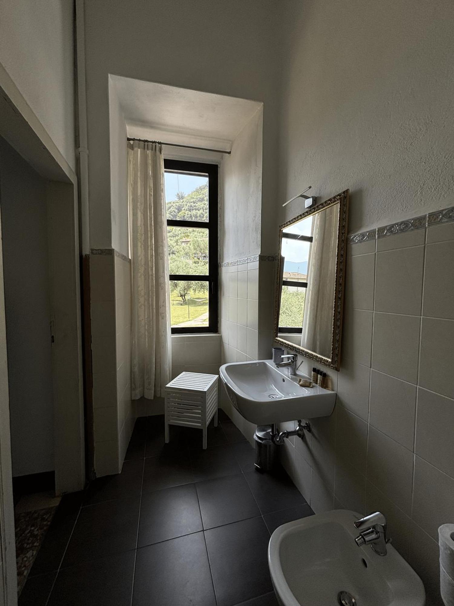 Castello Oldofredi Aparthotel Monte Isola Exterior photo
