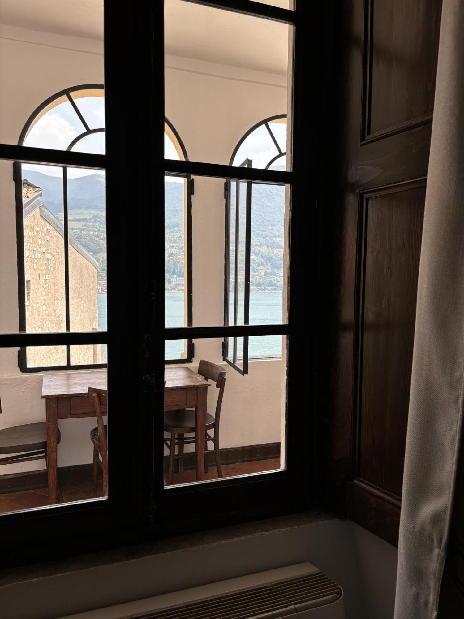 Castello Oldofredi Aparthotel Monte Isola Exterior photo