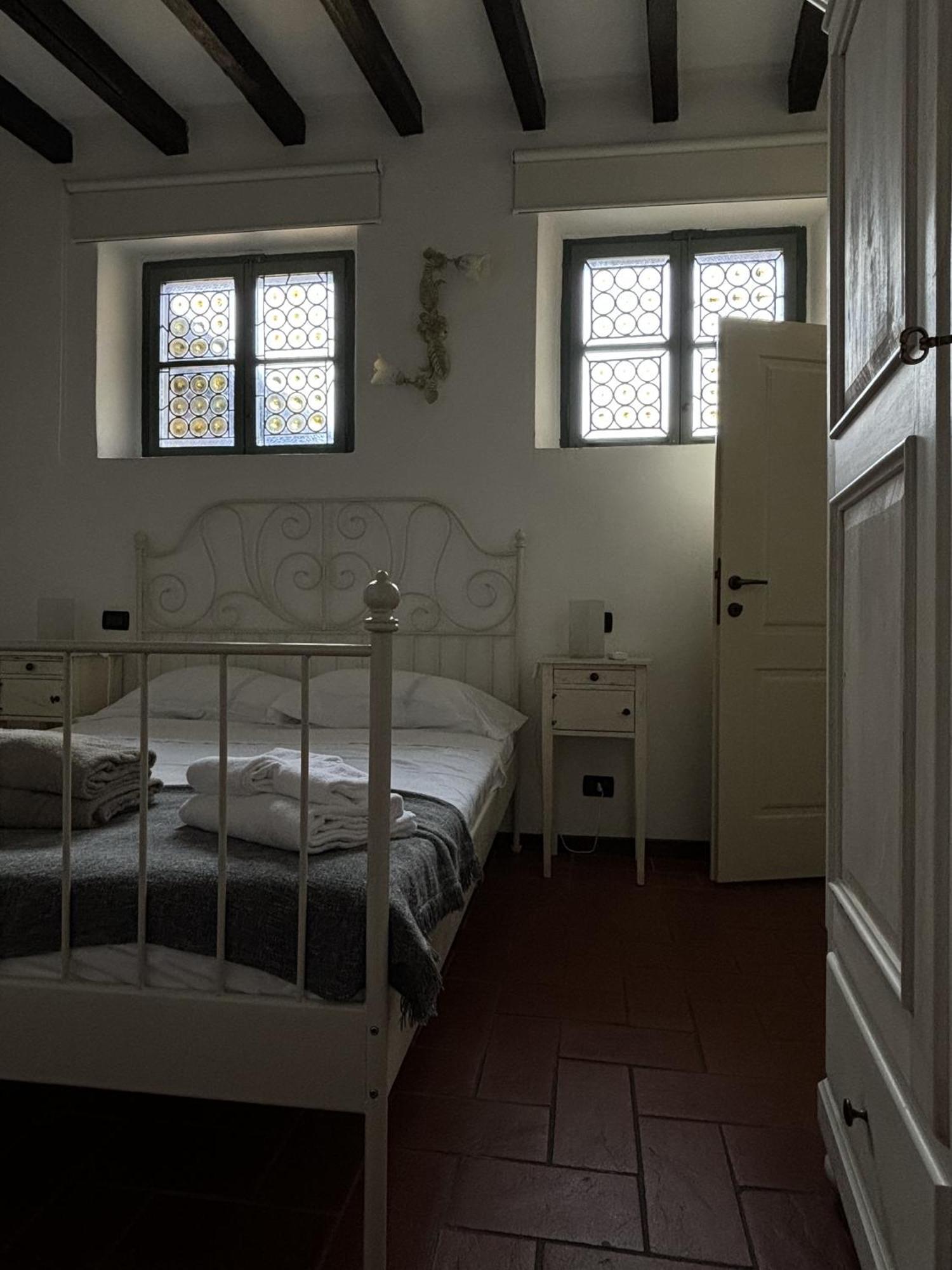 Castello Oldofredi Aparthotel Monte Isola Exterior photo