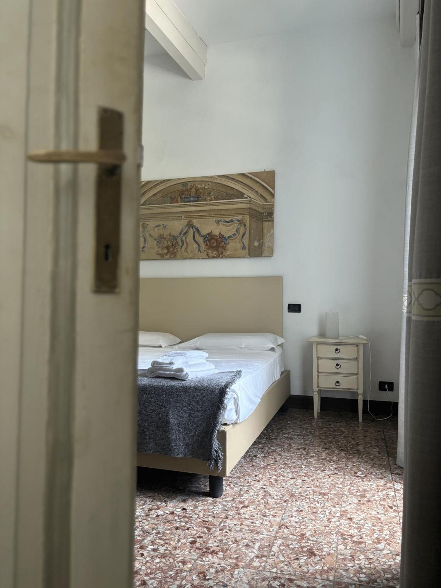 Castello Oldofredi Aparthotel Monte Isola Exterior photo