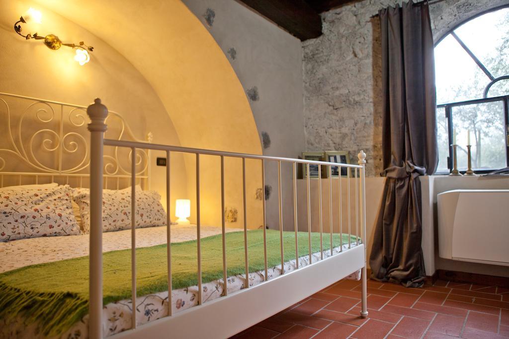 Castello Oldofredi Aparthotel Monte Isola Room photo