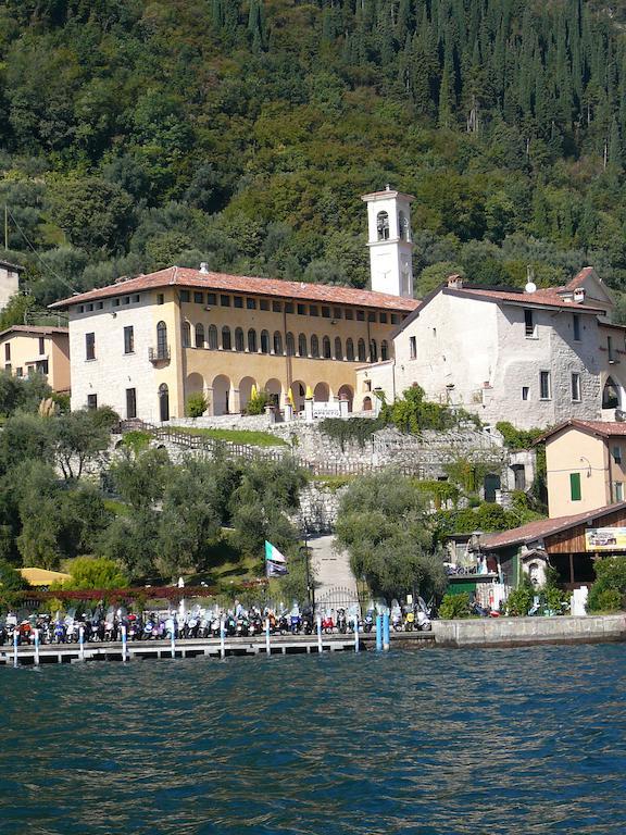 Castello Oldofredi Aparthotel Monte Isola Exterior photo