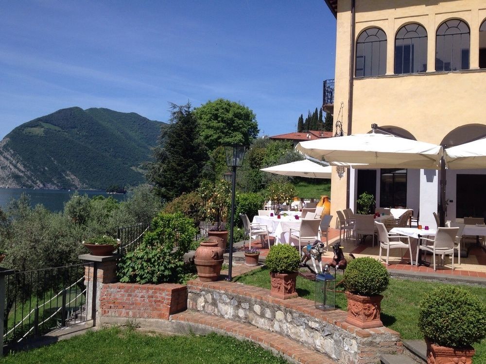 Castello Oldofredi Aparthotel Monte Isola Exterior photo