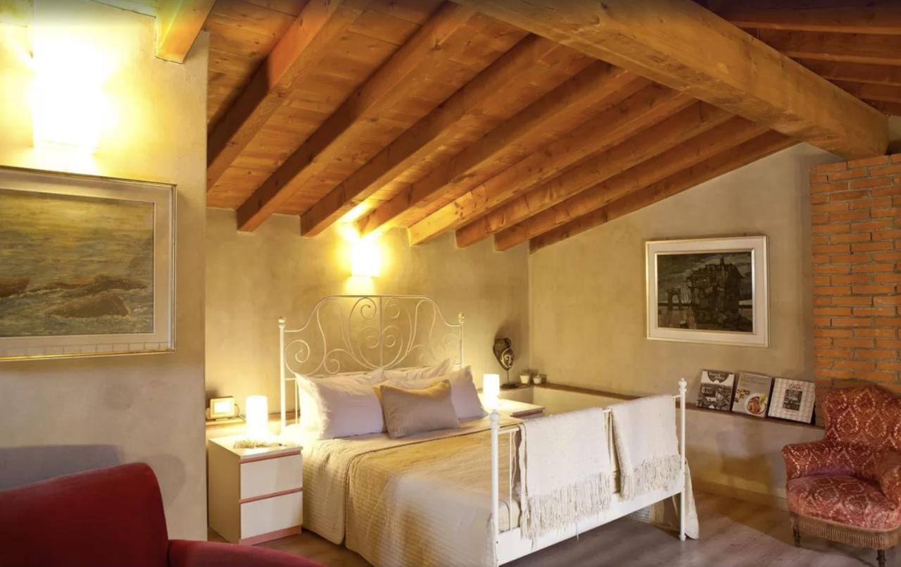 Castello Oldofredi Aparthotel Monte Isola Exterior photo